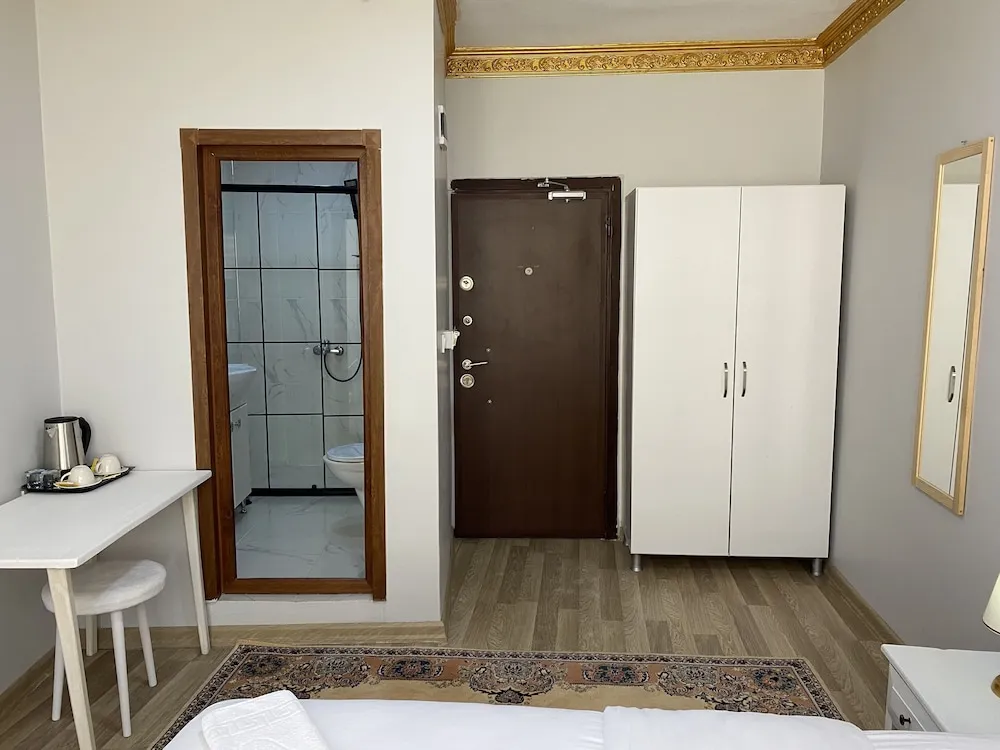 Standard Tek Büyük Yataklı Oda