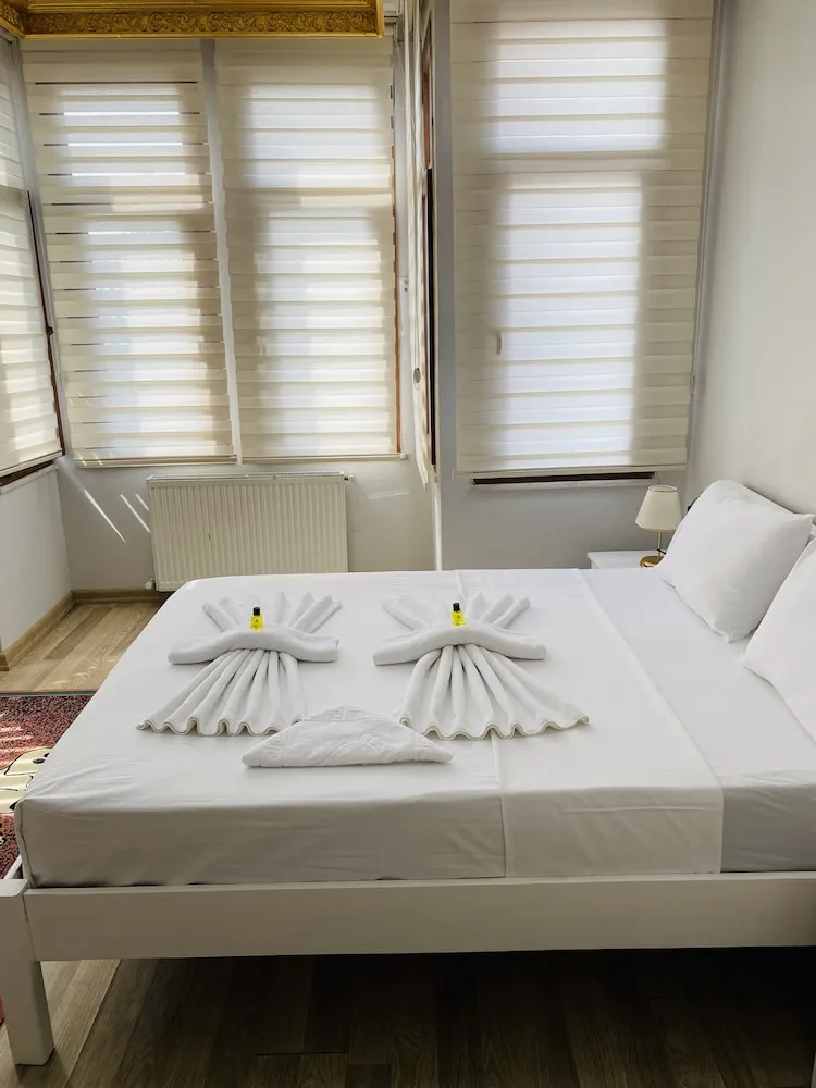 Superior Tek Büyük veya İki Ayrı Yataklı Oda