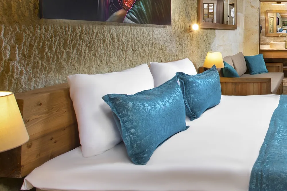 Family Oda, 2 Büyük (Queen) Boy Yatak