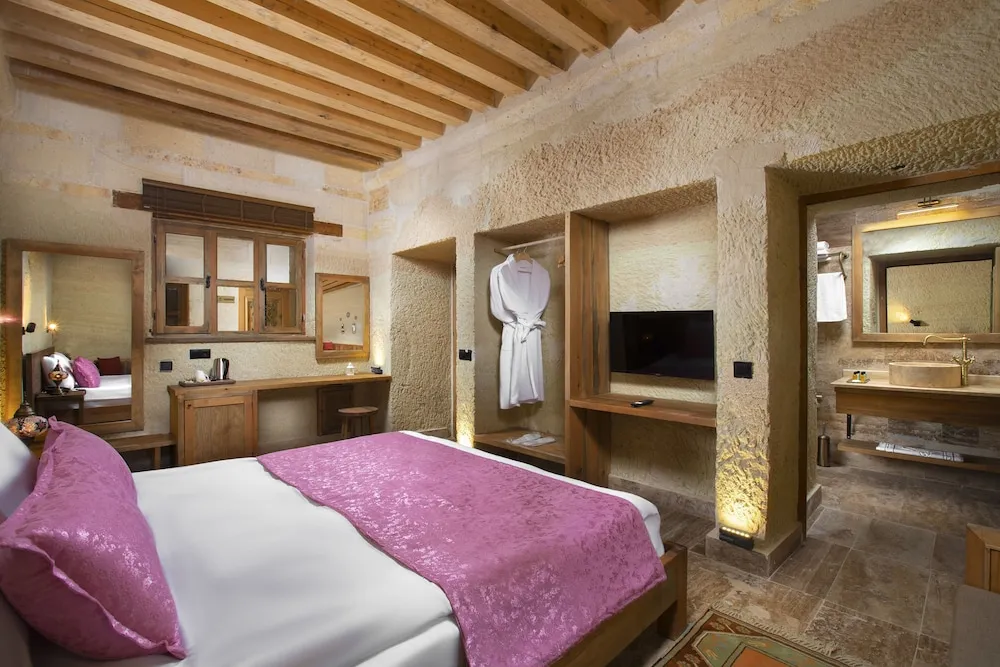 Family Oda, 2 Büyük (Queen) Boy Yatak