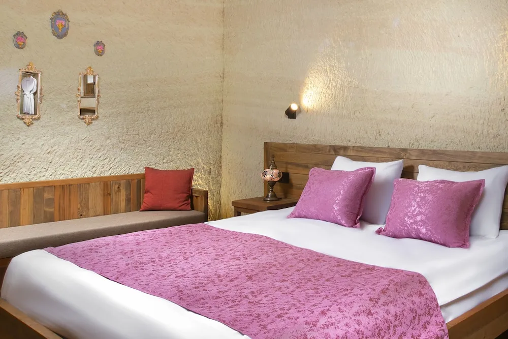 Family Oda, 2 Büyük (Queen) Boy Yatak