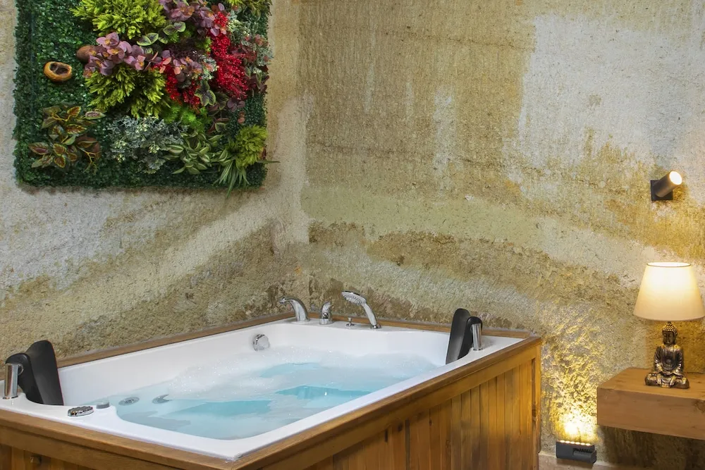 Family Oda, 2 Büyük (Queen) Boy Yatak