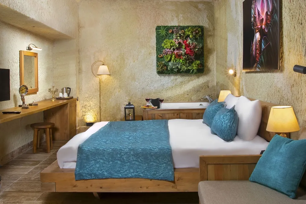 Family Oda, 2 Büyük (Queen) Boy Yatak