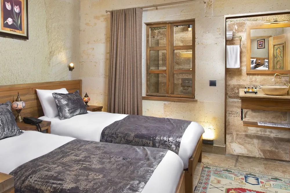 Superior Tek Büyük veya İki Ayrı Yataklı Oda