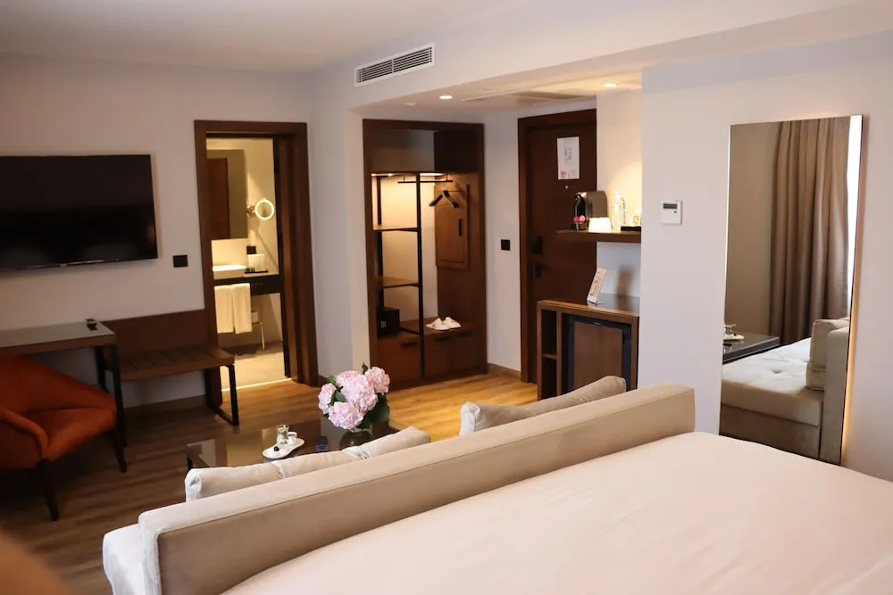 Deluxe Tek Büyük Yataklı Oda