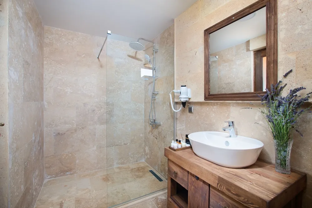 Deluxe Stone Room with Jacuzzi and Balcony