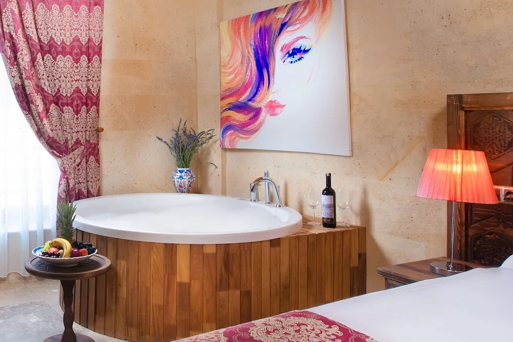 King Suit with Jacuzzi and Fire Place