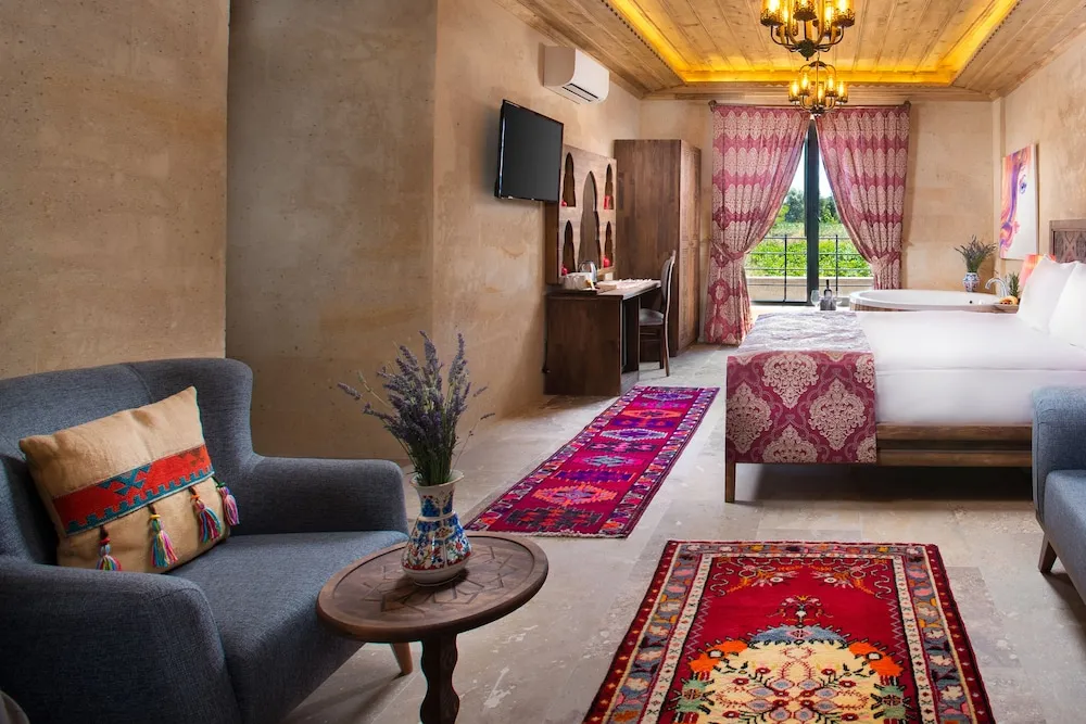 King Suit with Jacuzzi and Fire Place