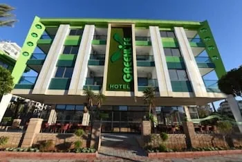 Green Life Hotel