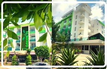 Green Life Hotel