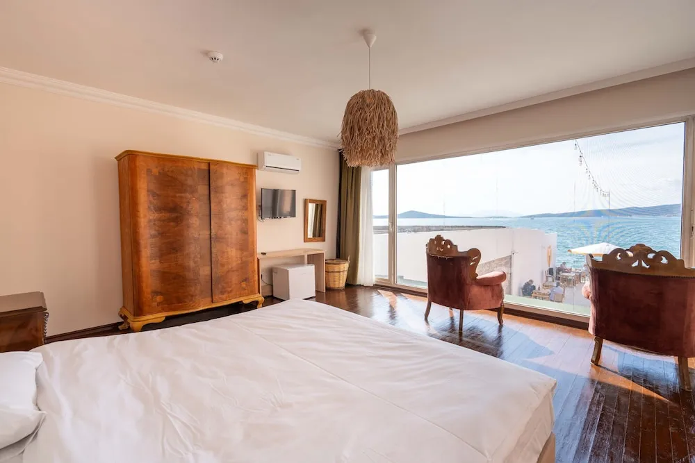 Deluxe Tek Büyük Yataklı Oda, Balkon, Deniz Manzaralı