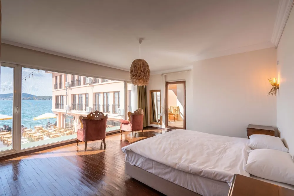 Deluxe Tek Büyük Yataklı Oda, Balkon, Deniz Manzaralı