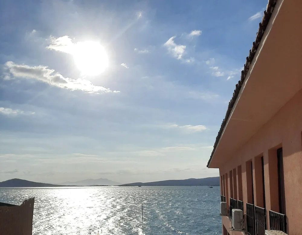Panoramic Tek Büyük Yataklı Oda, 1 Büyük (Queen) Boy Yatak, Sigara İçilebilir, Deniz Manzaralı