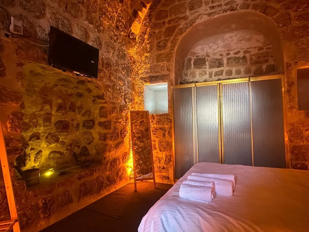 Deluxe Oda, 1 En Büyük (King) Boy Yatak, Özel Banyo, Avlu