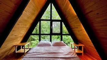 Pentalow Cabin