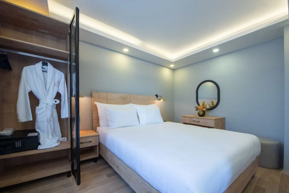 Suite with City View