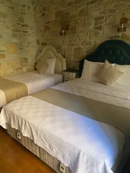 Sim Otel