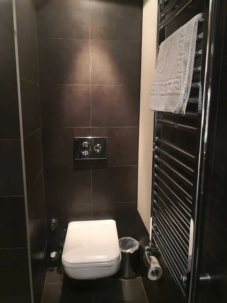 Basic Tek Büyük Yataklı Oda