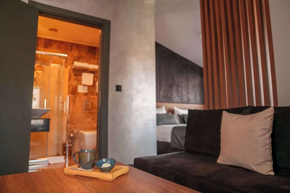 Corner Suite Room