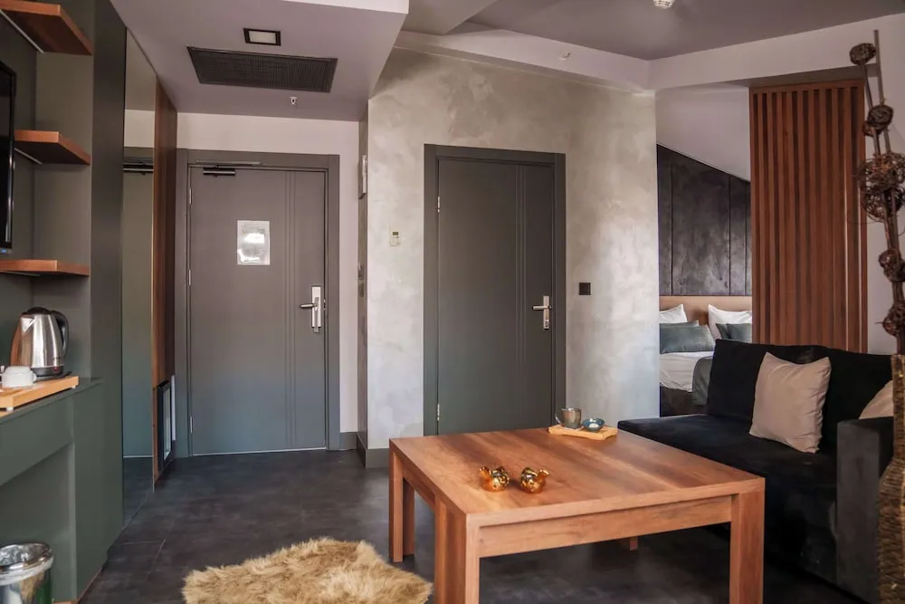 Corner Suite Room