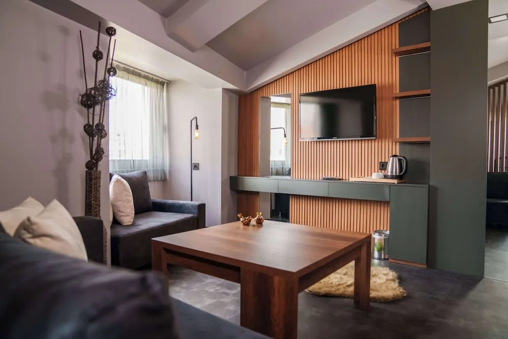 Corner Suite Room