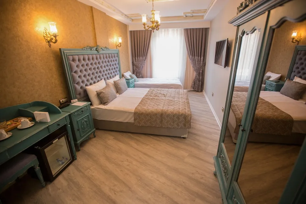 Family Üç Kişilik Oda, Şehir Manzaralı