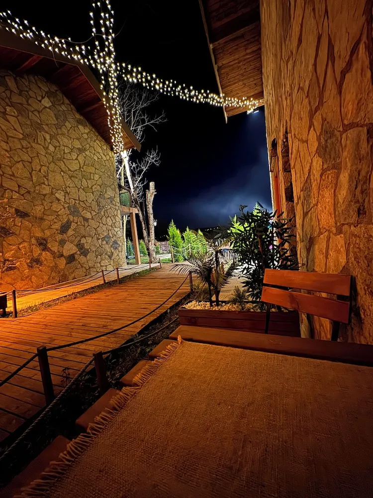 107 - Deluxe Jakuzili Somineli Bahce Manzarali