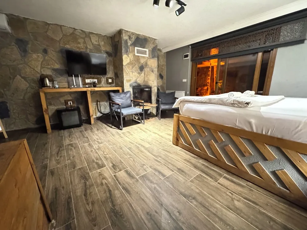 107 - Deluxe Jakuzili Somineli Bahce Manzarali