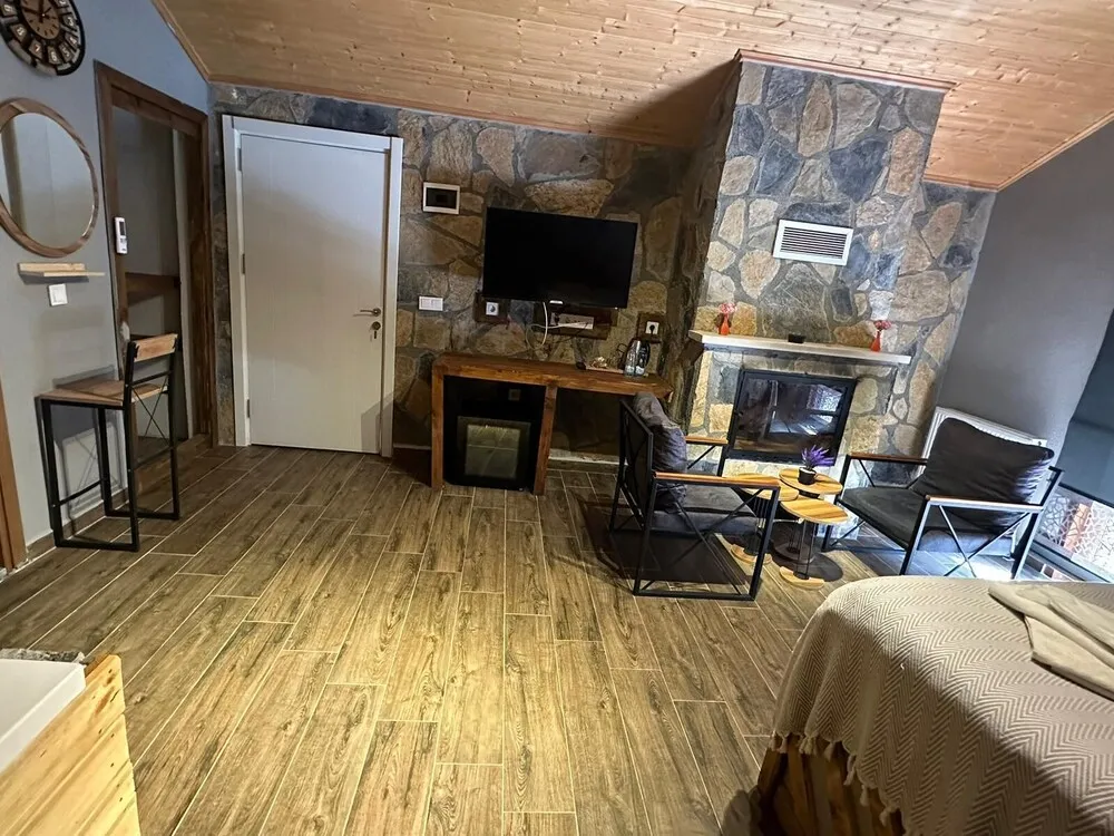 202 - Deluxe Jakuzili Somineli Nehir ve Dag Manzarali