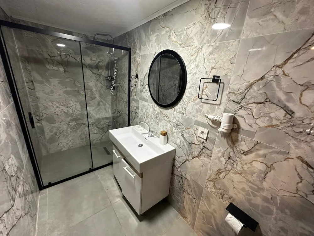 202 - Deluxe Jakuzili Somineli Nehir ve Dag Manzarali