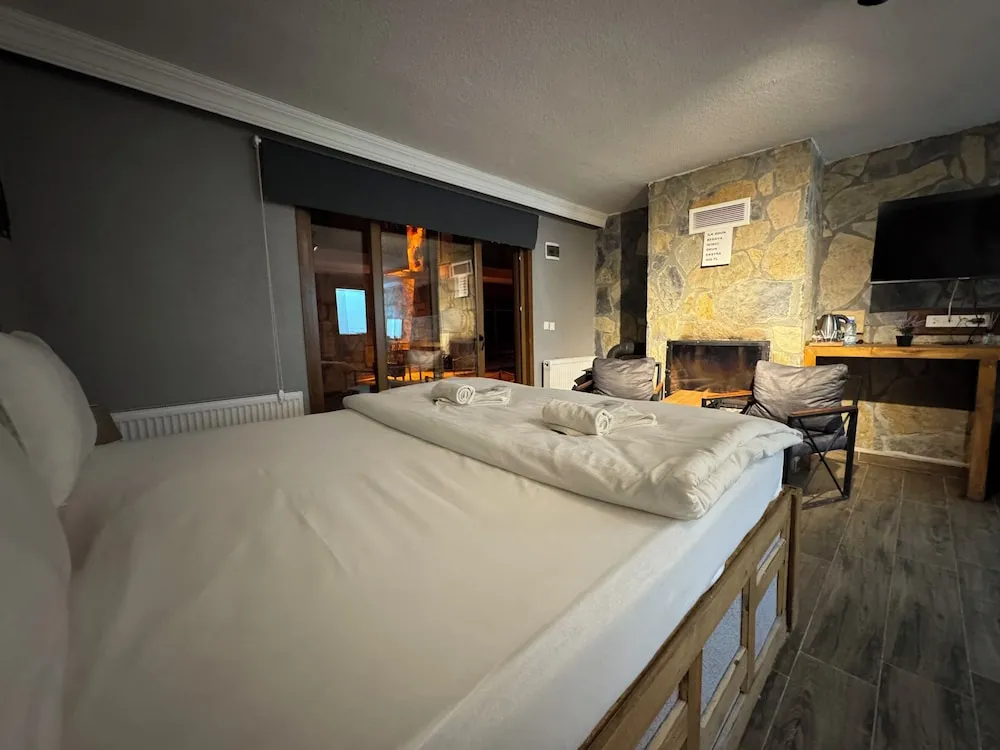 102 - Deluxe Jakuzili Somineli Bahce Manzarali