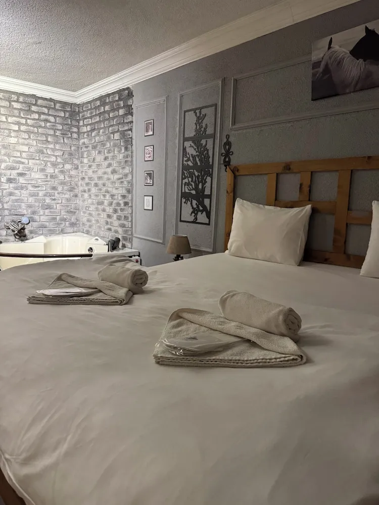 102 - Deluxe Jakuzili Somineli Bahce Manzarali