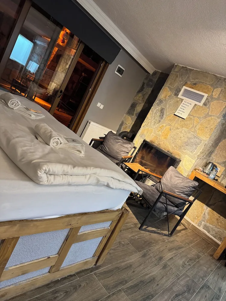 102 - Deluxe Jakuzili Somineli Bahce Manzarali