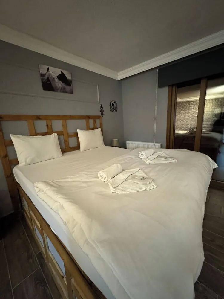 102 - Deluxe Jakuzili Somineli Bahce Manzarali