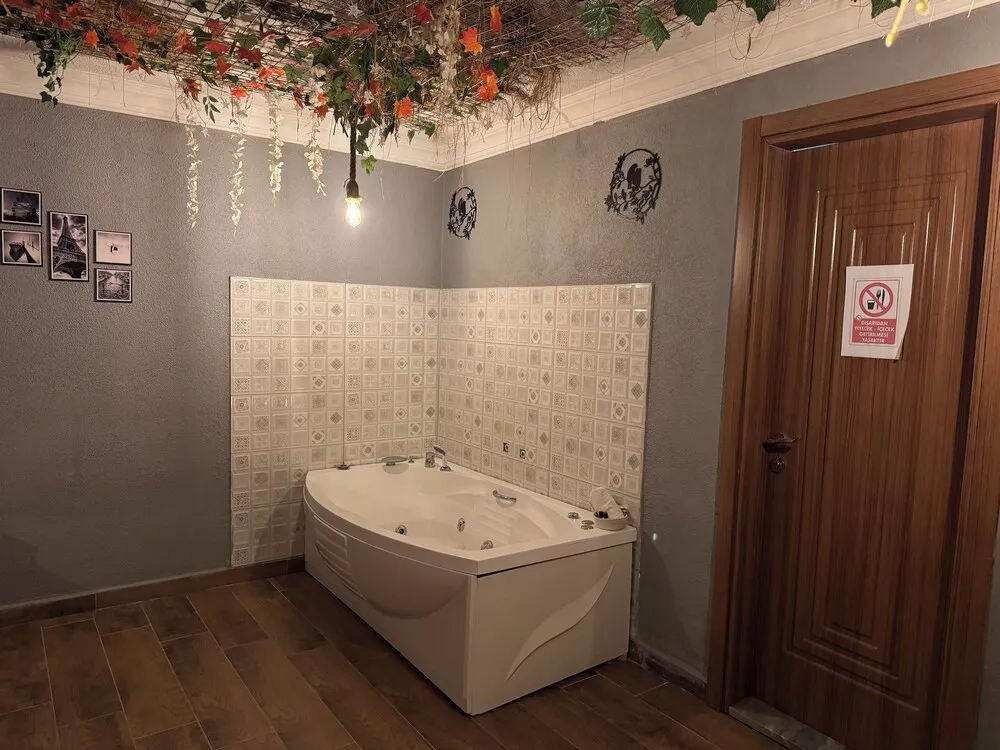 106 - Deluxe Jakuzili Somineli Bahce Manzarali