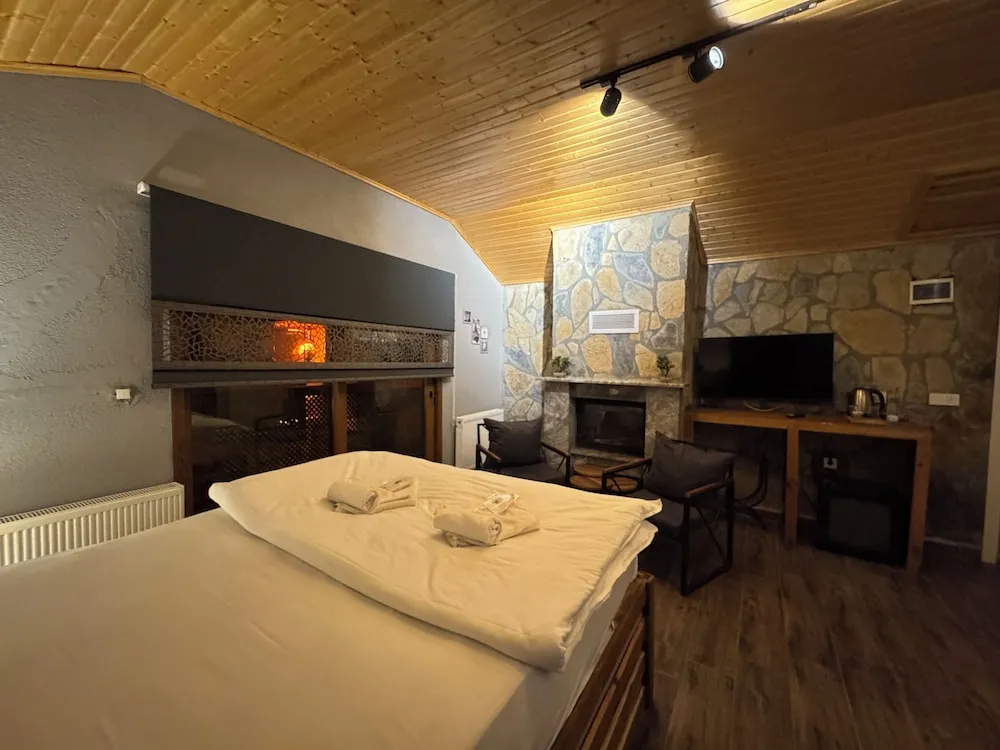 203 - Deluxe Somineli Balkon Dag Manzarali