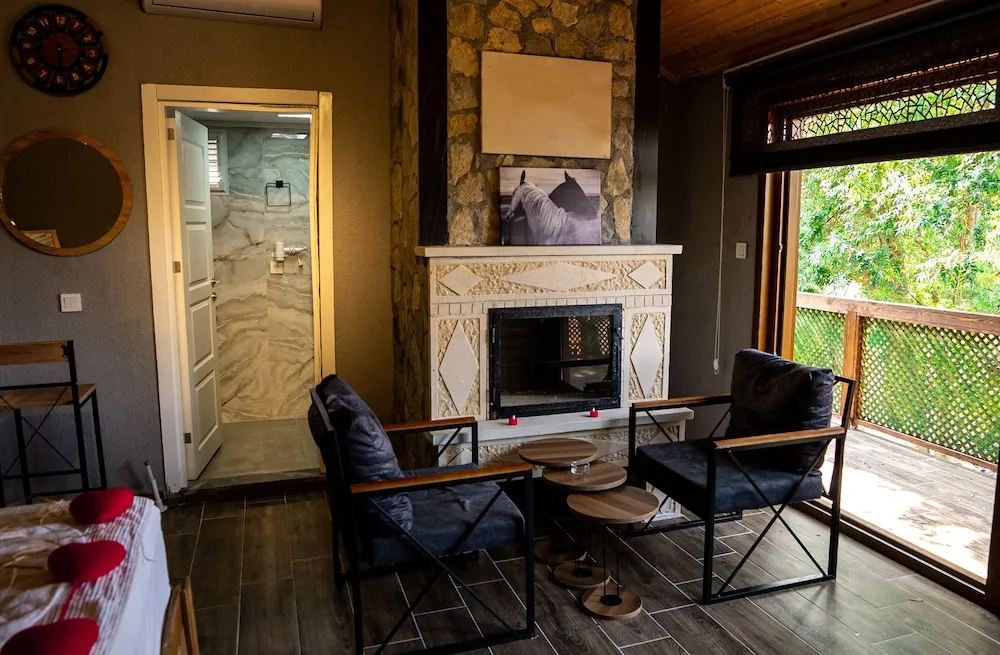 203 - Deluxe Somineli Balkon Dag Manzarali