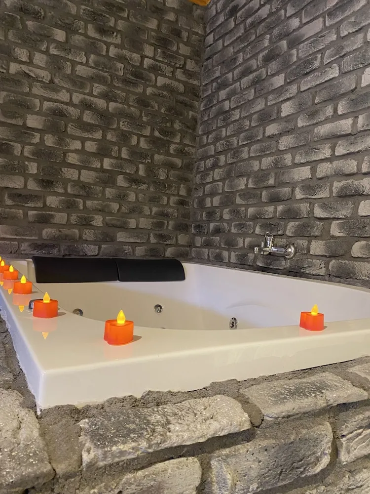 101 - Deluxe Jakuzili Somineli Bahce Manzarali