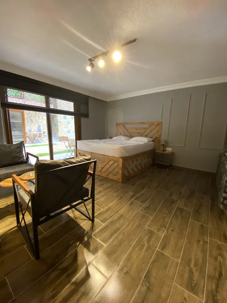 101 - Deluxe Jakuzili Somineli Bahce Manzarali