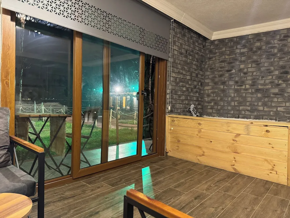 101 - Deluxe Jakuzili Somineli Bahce Manzarali