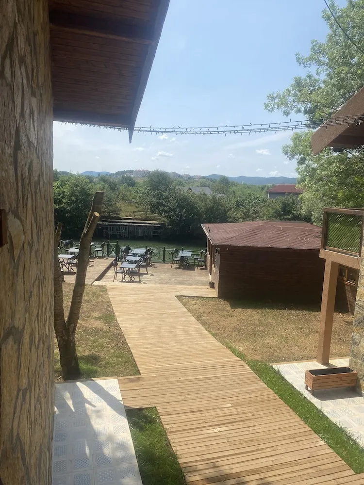 207 - Deluxe Jakuzili Somineli Nehir ve Dag Manzarali