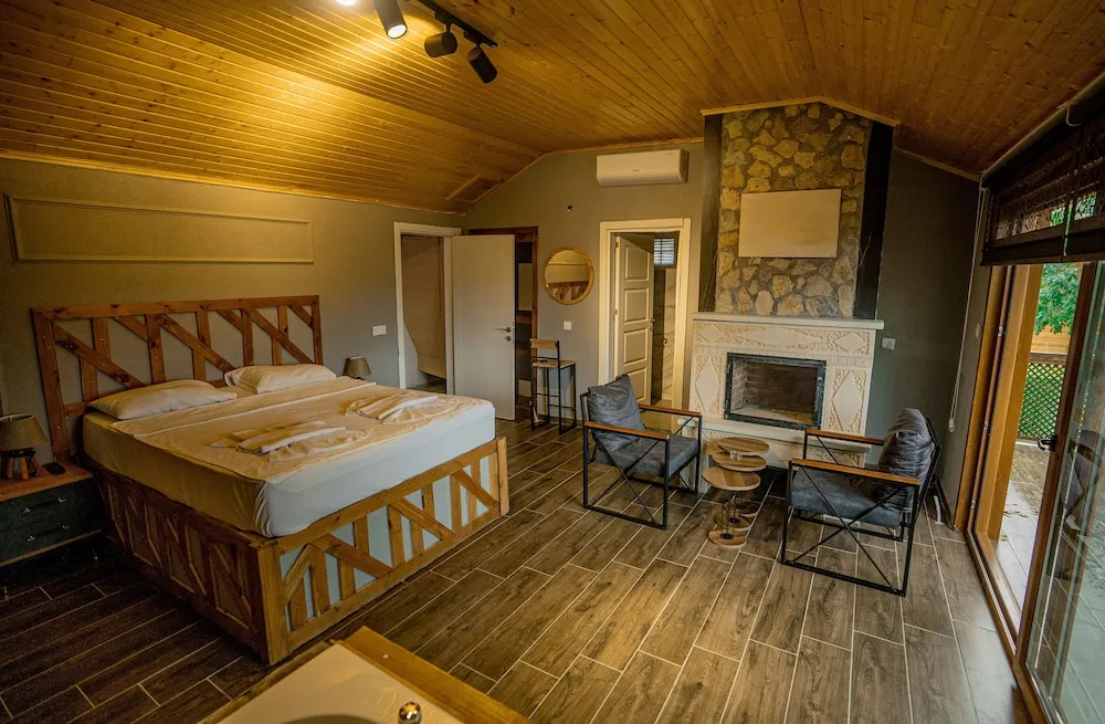 201 - Deluxe Jakuzili Somineli Nehir Manzarali