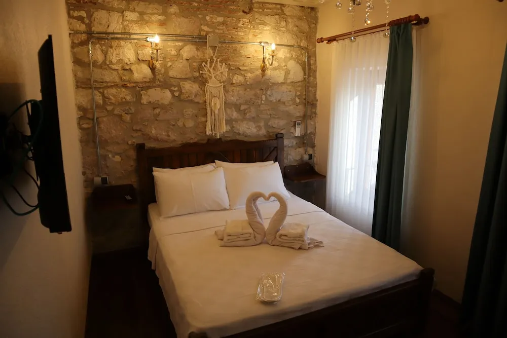 Luxury Tek Büyük Yataklı Oda