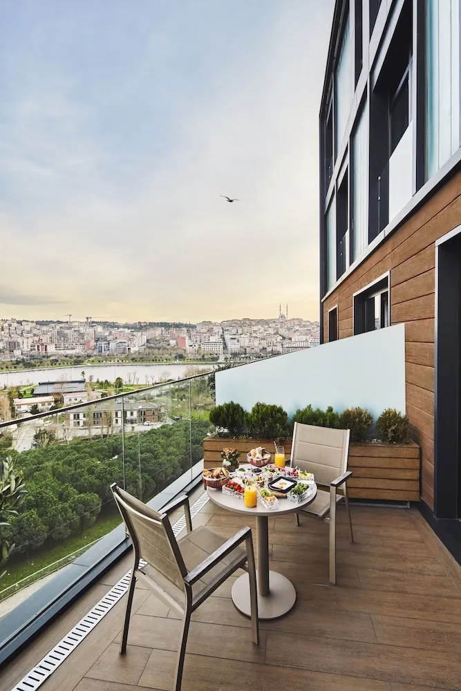 Premium Oda, 1 Büyük (Queen) Boy Yatak, Deniz Manzaralı