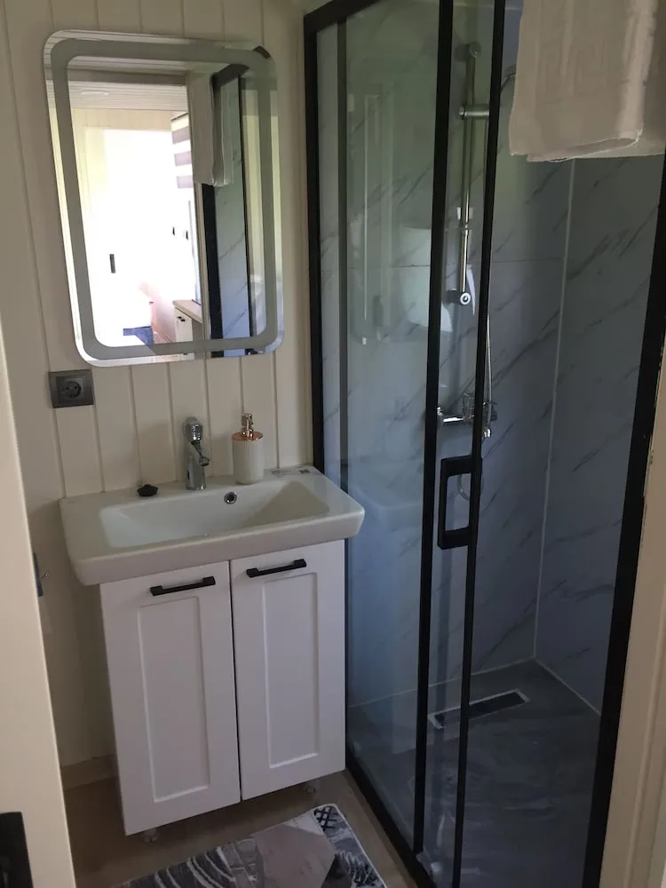 Comfort Apart Daire, 2 Yatak Odası, Sigara İçilmez, Bahçe Manzaralı