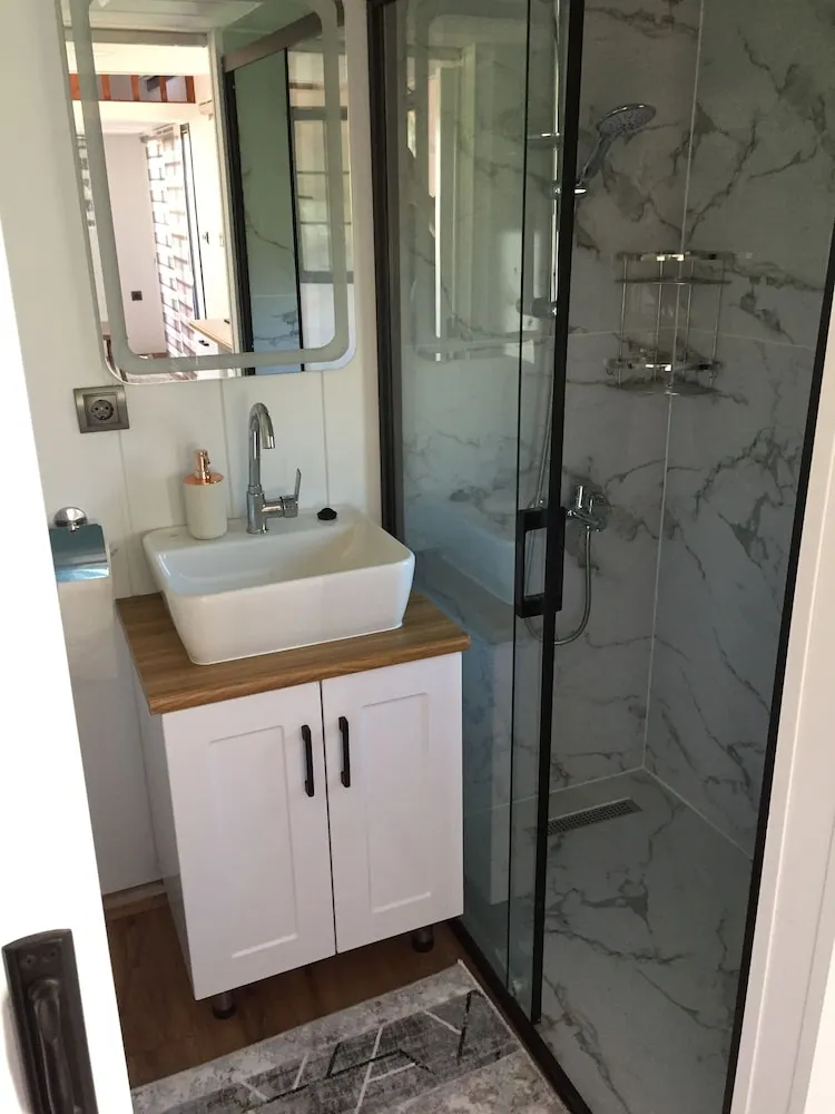 Comfort Apart Daire, 2 Yatak Odası, Sigara İçilmez, Bahçe Manzaralı