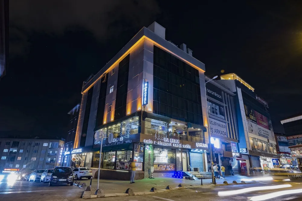 Deluxe Tek Büyük Yataklı Oda