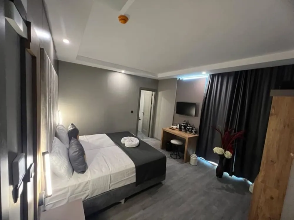 Deluxe Tek Büyük Yataklı Oda