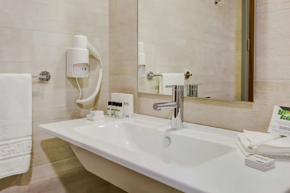 Superior Tek Büyük veya İki Ayrı Yataklı Oda, 1 Yatak Odası, Özel Banyo, Park Manzaralı
