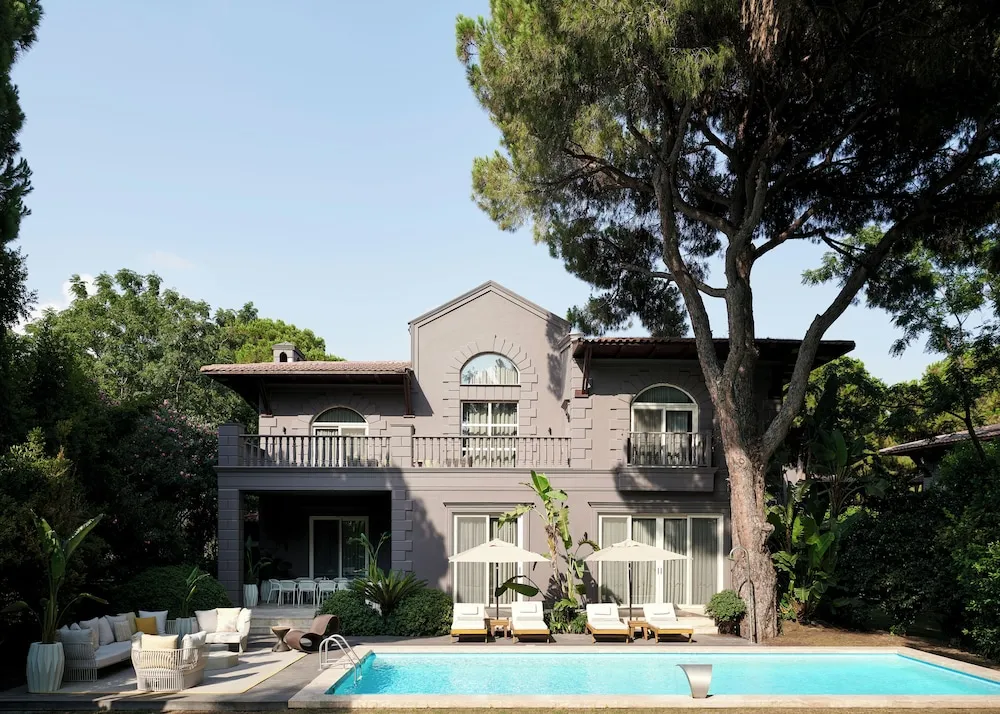 Albatross Villa